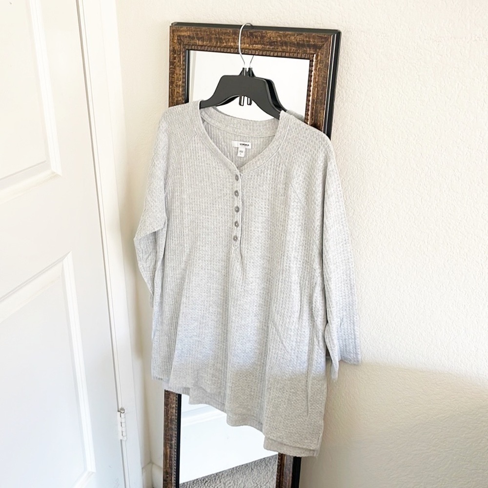 Sonoma light gray waffle knit henley 3/4 sleeve sweater